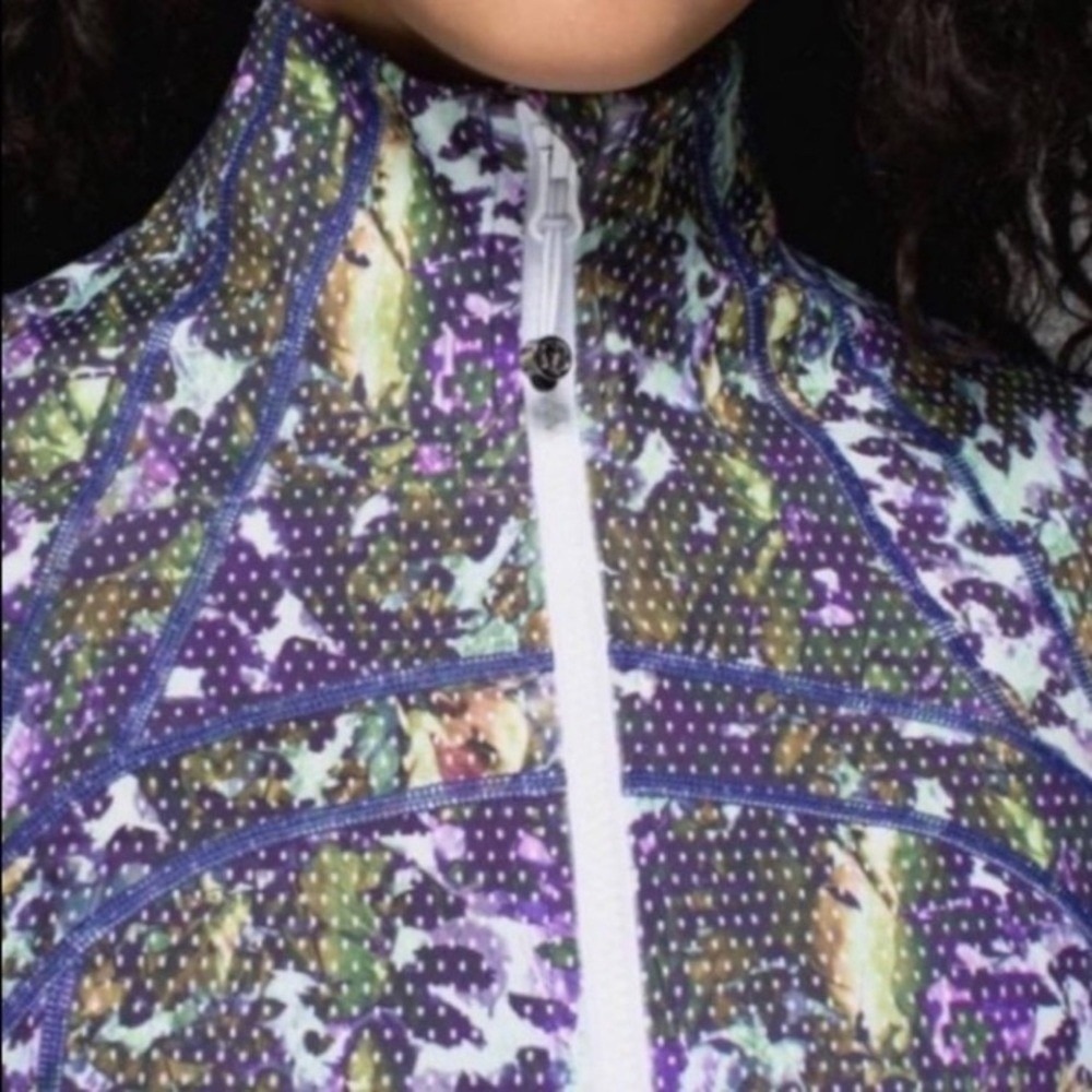 LULULEMON SET of 2 DEFINE JACKET zip AND thank top floral size 6 purple white - Picture 16 of 16